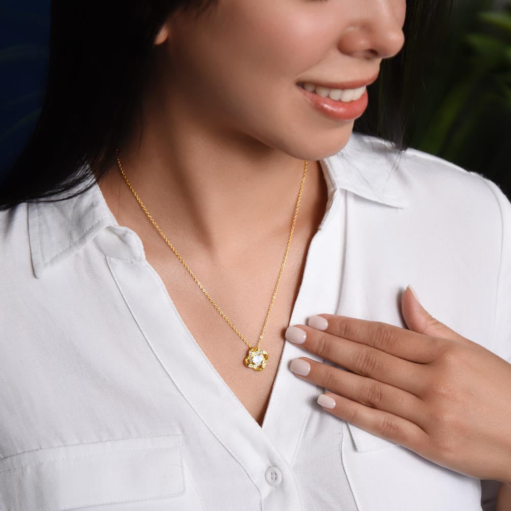 Love Knot Necklace – Symbol of Eternal Connection, Elegant Gift for Her