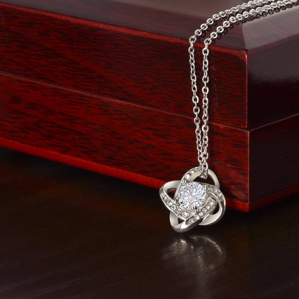 Love Knot Necklace – Symbol of Eternal Connection, Elegant Gift for Her
